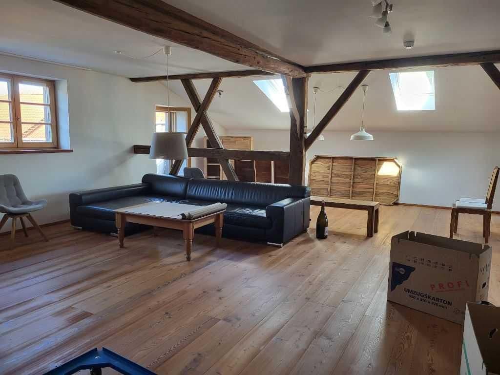 Prenájom bytu 5-izbový 280 m², Oberhausen, Bavorsko Prenájom bytu 5-izbový 280 m², Oberhausen, Bavorsko