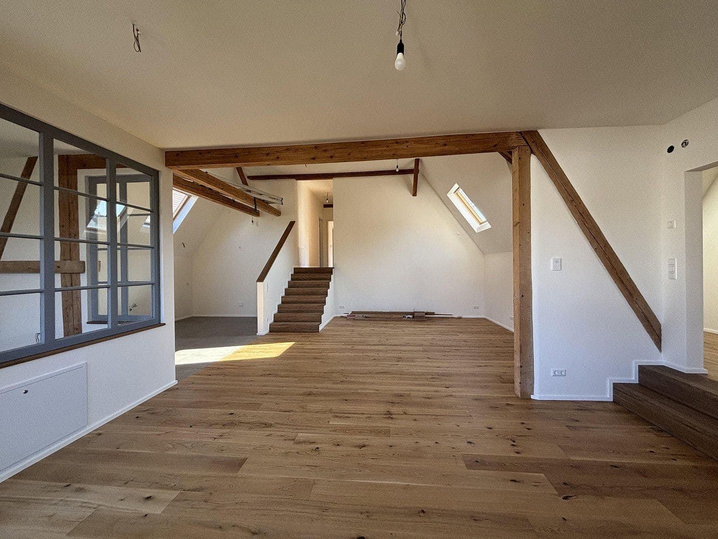 Prenájom bytu 4-izbový 147 m², Niefern-Öschelbronn, Bádensko-Wurttembersko Prenájom bytu 4-izbový 147 m², Niefern-Öschelbronn, Bádensko-Wurttembersko