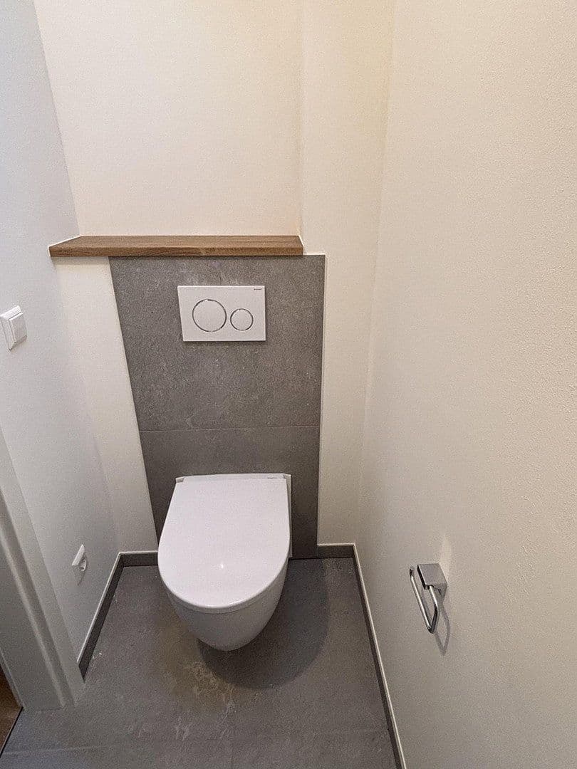 Prenájom bytu 4-izbový 147 m², Niefern-Öschelbronn, Bádensko-Wurttembersko Prenájom bytu 4-izbový 147 m², Niefern-Öschelbronn, Bádensko-Wurttembersko