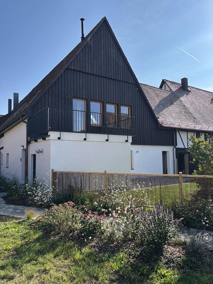 Prenájom bytu 4-izbový 147 m², Niefern-Öschelbronn, Bádensko-Wurttembersko Prenájom bytu 4-izbový 147 m², Niefern-Öschelbronn, Bádensko-Wurttembersko