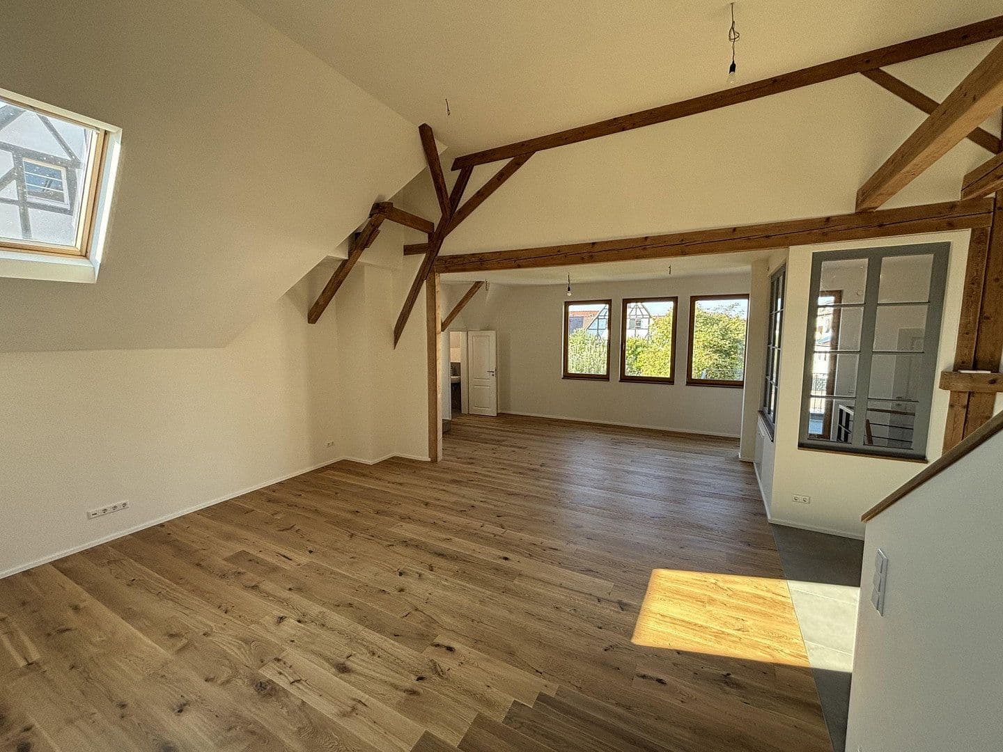 Prenájom bytu 4-izbový 147 m², Niefern-Öschelbronn, Bádensko-Wurttembersko Prenájom bytu 4-izbový 147 m², Niefern-Öschelbronn, Bádensko-Wurttembersko