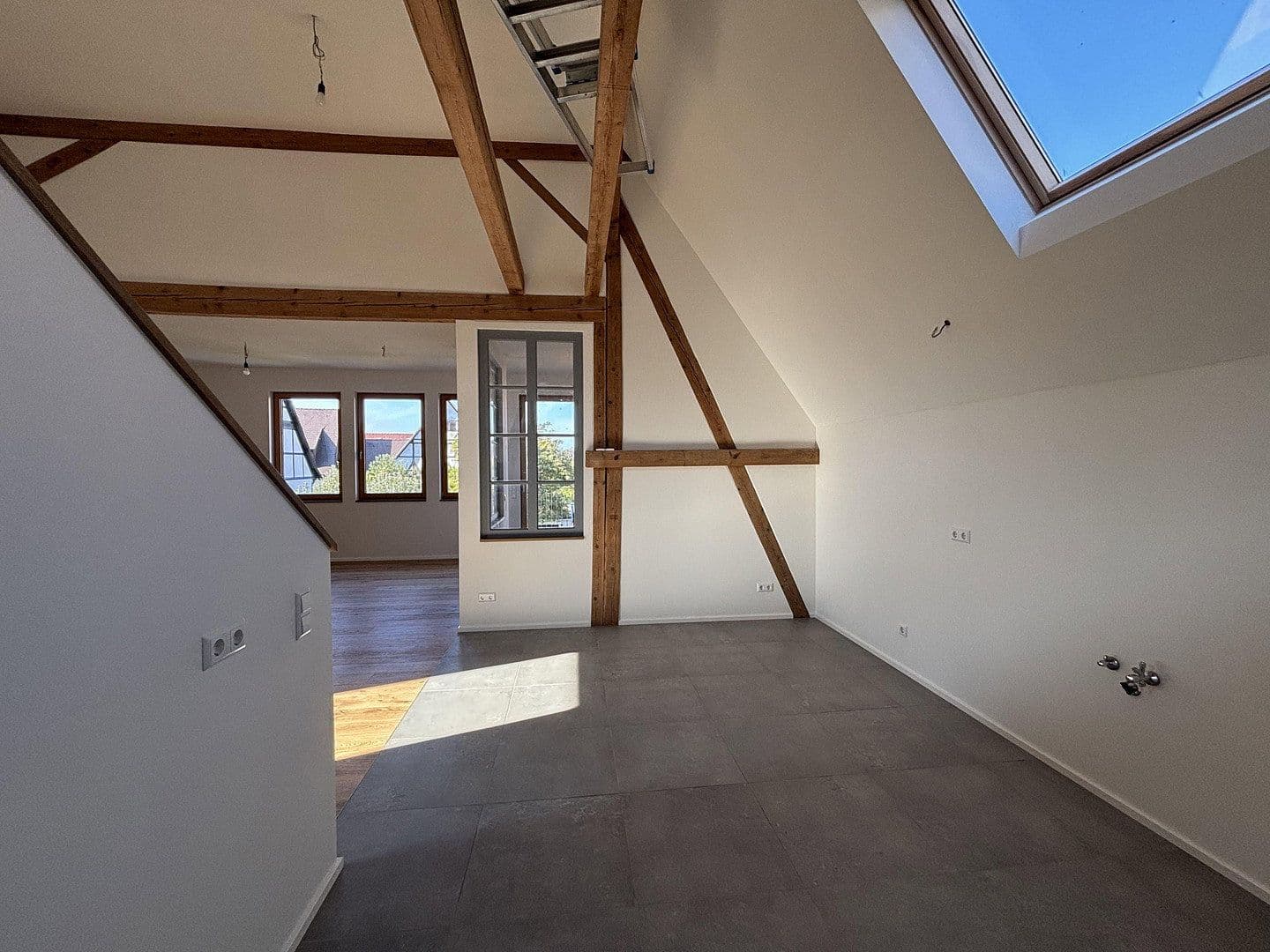 Prenájom bytu 4-izbový 147 m², Niefern-Öschelbronn, Bádensko-Wurttembersko Prenájom bytu 4-izbový 147 m², Niefern-Öschelbronn, Bádensko-Wurttembersko