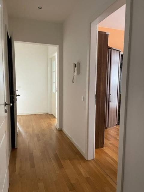 Predaj bytu 3-izbový 120 m², Berlin, Berlín Predaj bytu 3-izbový 120 m², Berlin, Berlín