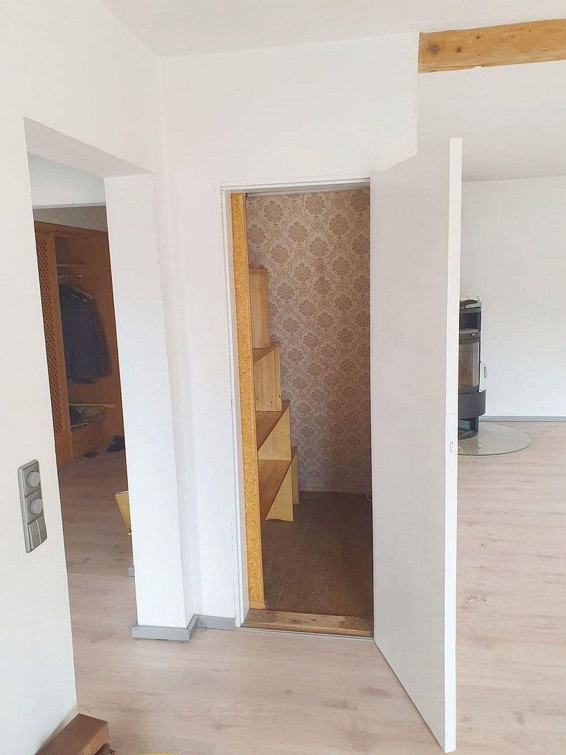 Prenájom bytu 5-izbový 120 m², Heidelberg, Bádensko-Wurttembersko Prenájom bytu 5-izbový 120 m², Heidelberg, Bádensko-Wurttembersko