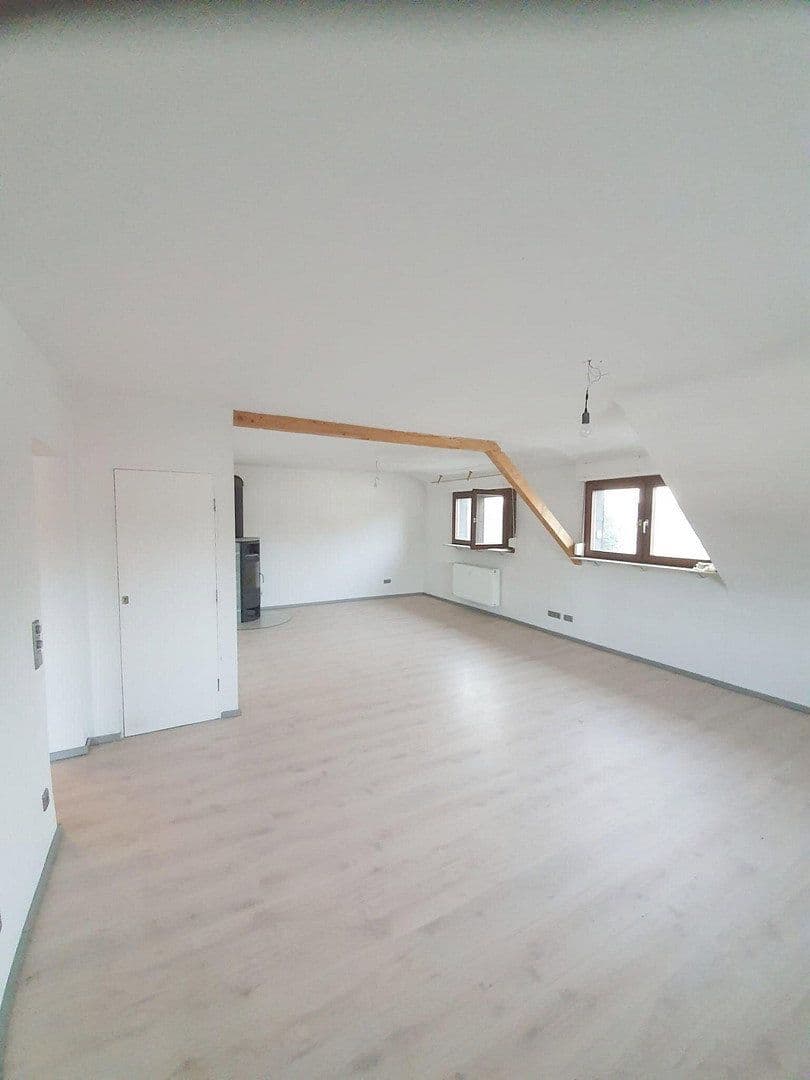 Prenájom bytu 5-izbový 120 m², Heidelberg, Bádensko-Wurttembersko Prenájom bytu 5-izbový 120 m², Heidelberg, Bádensko-Wurttembersko