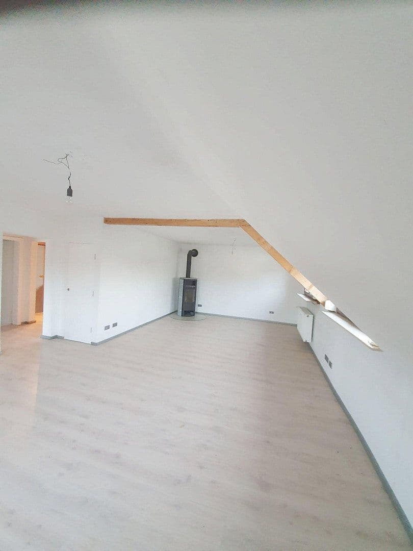 Prenájom bytu 5-izbový 120 m², Heidelberg, Bádensko-Wurttembersko Prenájom bytu 5-izbový 120 m², Heidelberg, Bádensko-Wurttembersko