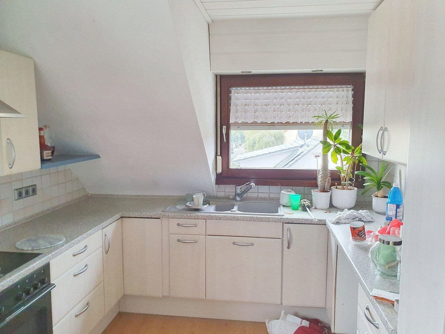 Prenájom bytu 5-izbový 120 m², Heidelberg, Bádensko-Wurttembersko Prenájom bytu 5-izbový 120 m², Heidelberg, Bádensko-Wurttembersko