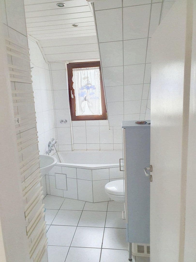 Prenájom bytu 5-izbový 120 m², Heidelberg, Bádensko-Wurttembersko Prenájom bytu 5-izbový 120 m², Heidelberg, Bádensko-Wurttembersko