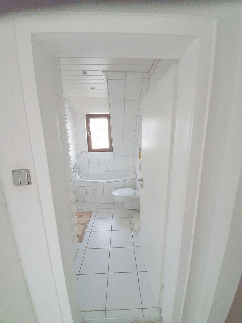 Prenájom bytu 5-izbový 120 m², Heidelberg, Bádensko-Wurttembersko Prenájom bytu 5-izbový 120 m², Heidelberg, Bádensko-Wurttembersko