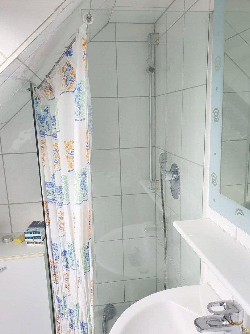 Prenájom bytu 5-izbový 120 m², Heidelberg, Bádensko-Wurttembersko Prenájom bytu 5-izbový 120 m², Heidelberg, Bádensko-Wurttembersko