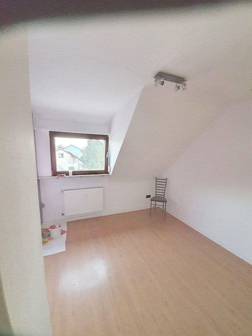 Prenájom bytu 5-izbový 120 m², Heidelberg, Bádensko-Wurttembersko Prenájom bytu 5-izbový 120 m², Heidelberg, Bádensko-Wurttembersko