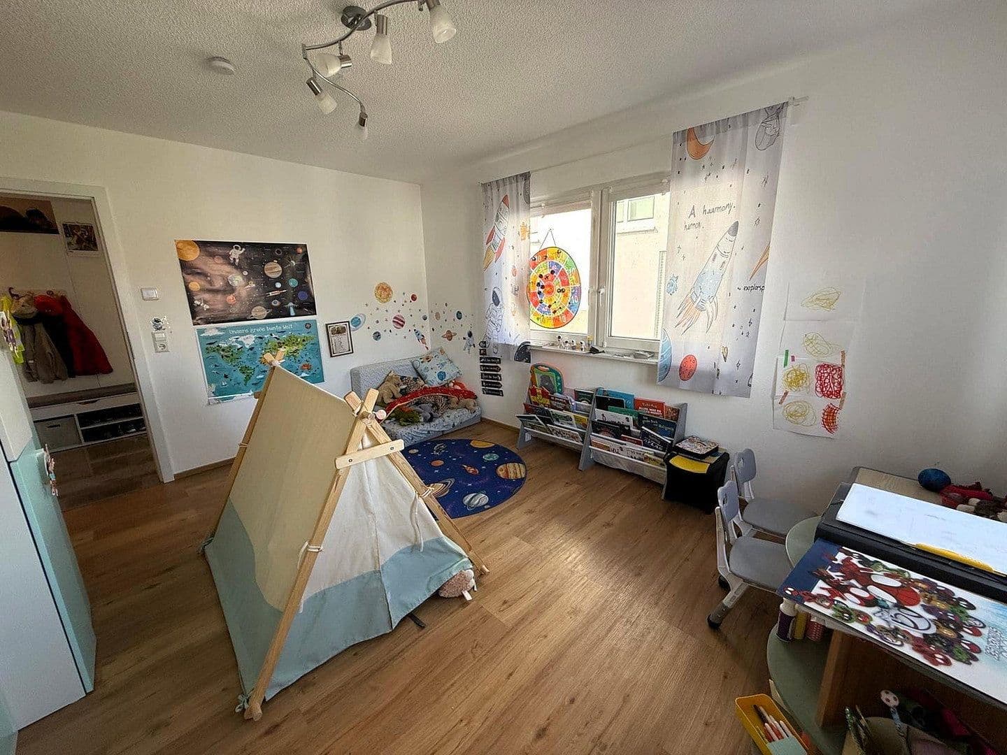 Predaj domu 193 m², pozemok 445 m², Kuppenheim, Bádensko-Wurttembersko Predaj domu 193 m², pozemok 445 m², Kuppenheim, Bádensko-Wurttembersko