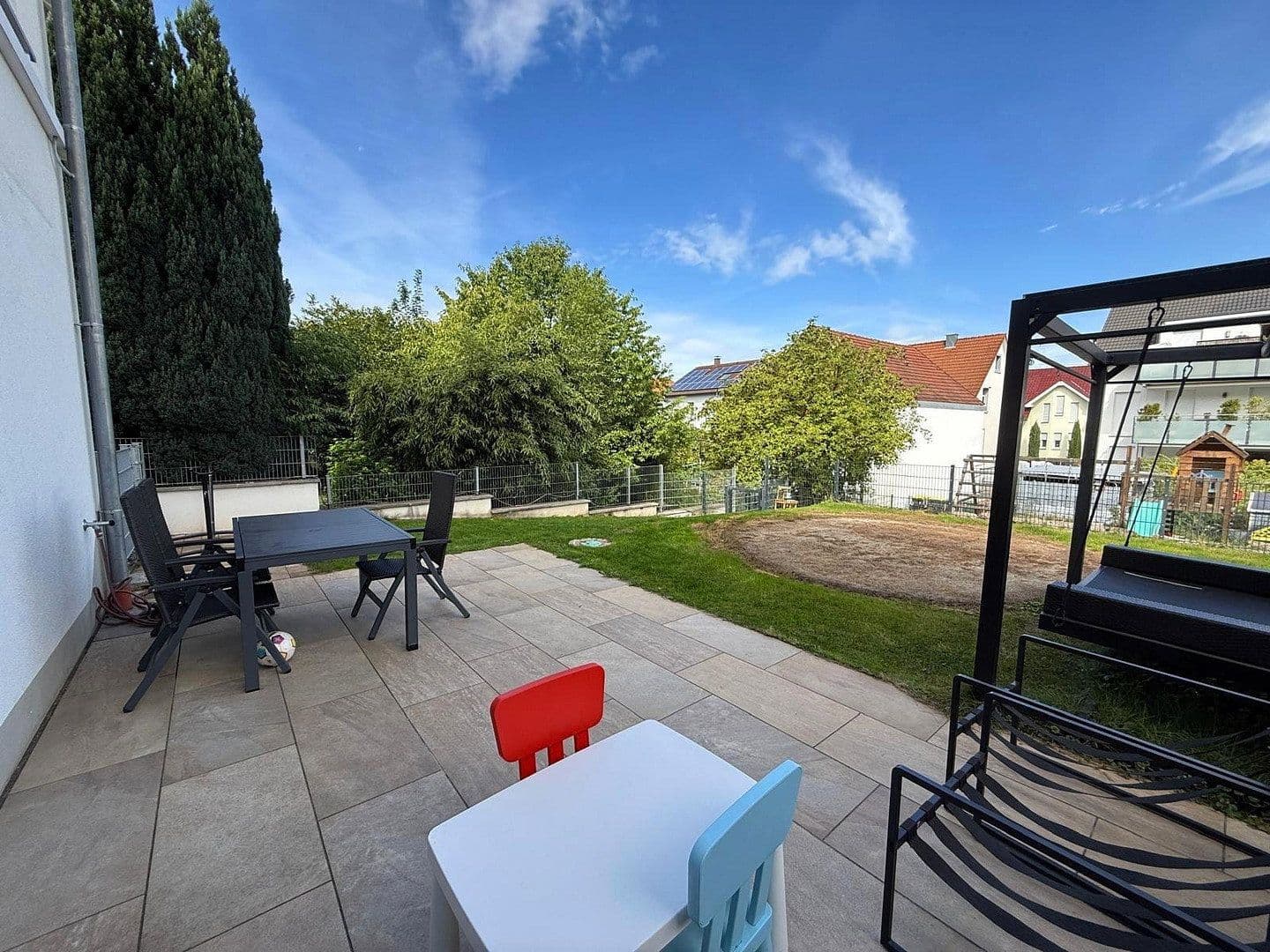 Predaj domu 193 m², pozemok 445 m², Kuppenheim, Bádensko-Wurttembersko Predaj domu 193 m², pozemok 445 m², Kuppenheim, Bádensko-Wurttembersko