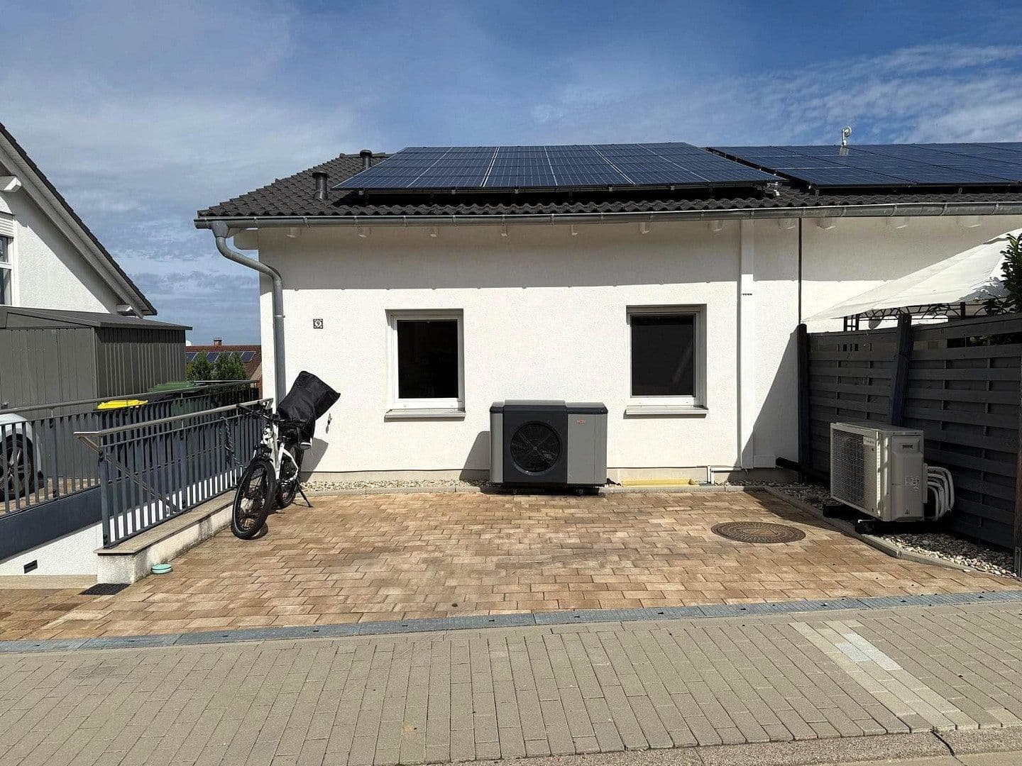 Predaj domu 193 m², pozemok 445 m², Kuppenheim, Bádensko-Wurttembersko Predaj domu 193 m², pozemok 445 m², Kuppenheim, Bádensko-Wurttembersko