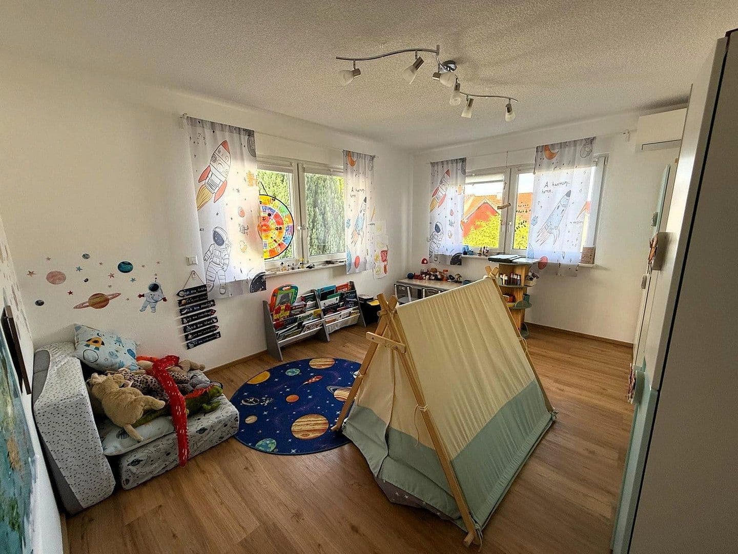 Predaj domu 193 m², pozemok 445 m², Kuppenheim, Bádensko-Wurttembersko Predaj domu 193 m², pozemok 445 m², Kuppenheim, Bádensko-Wurttembersko