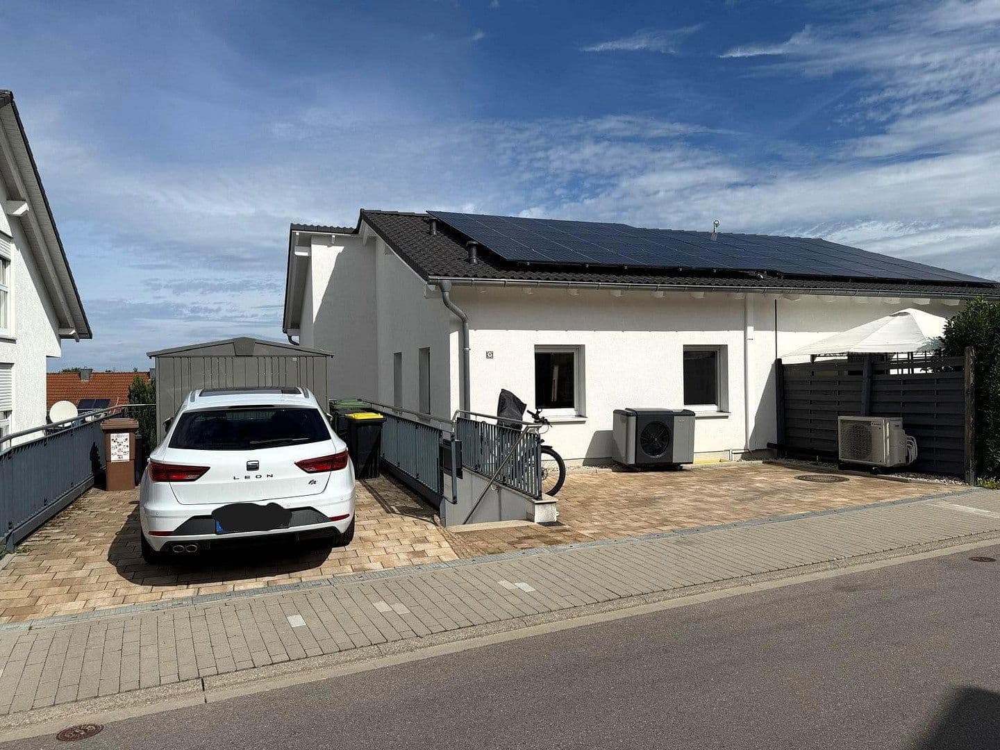 Predaj domu 193 m², pozemok 445 m², Kuppenheim, Bádensko-Wurttembersko Predaj domu 193 m², pozemok 445 m², Kuppenheim, Bádensko-Wurttembersko