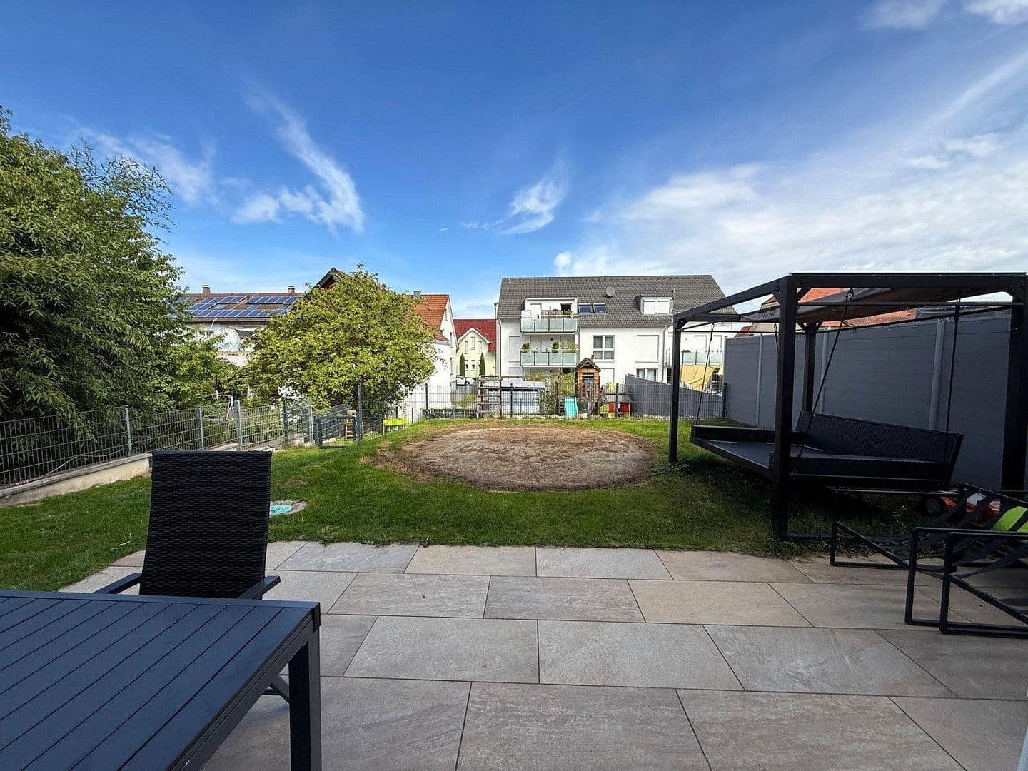 Predaj domu 193 m², pozemok 445 m², Kuppenheim, Bádensko-Wurttembersko Predaj domu 193 m², pozemok 445 m², Kuppenheim, Bádensko-Wurttembersko