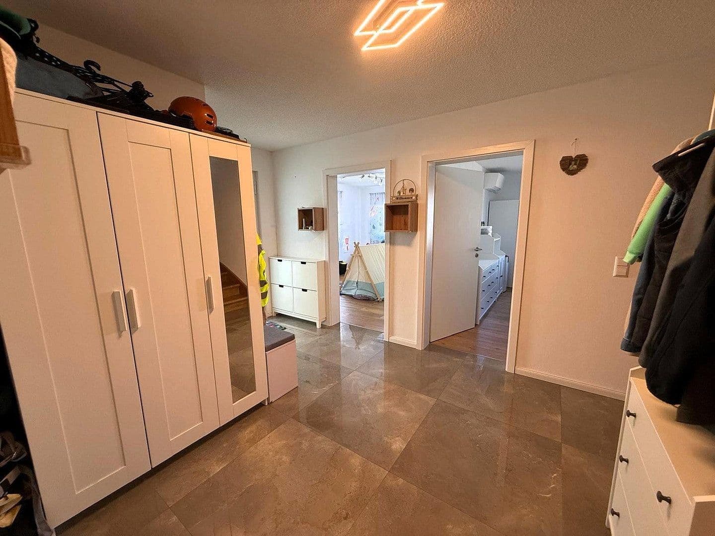 Predaj domu 193 m², pozemok 445 m², Kuppenheim, Bádensko-Wurttembersko Predaj domu 193 m², pozemok 445 m², Kuppenheim, Bádensko-Wurttembersko