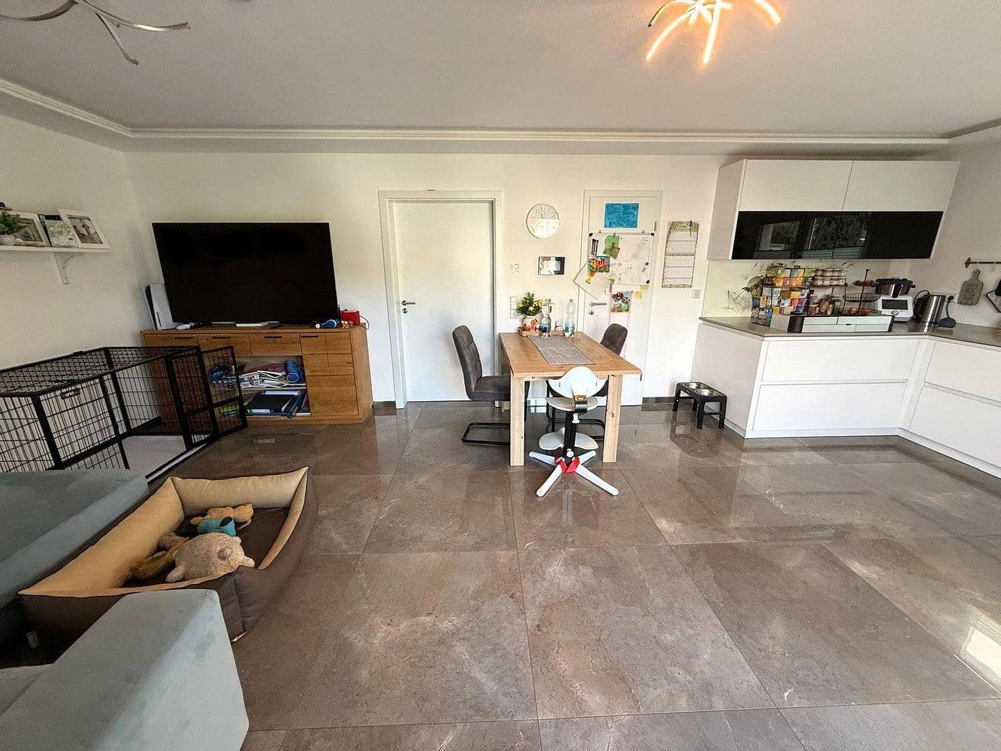 Predaj domu 193 m², pozemok 445 m², Kuppenheim, Bádensko-Wurttembersko Predaj domu 193 m², pozemok 445 m², Kuppenheim, Bádensko-Wurttembersko