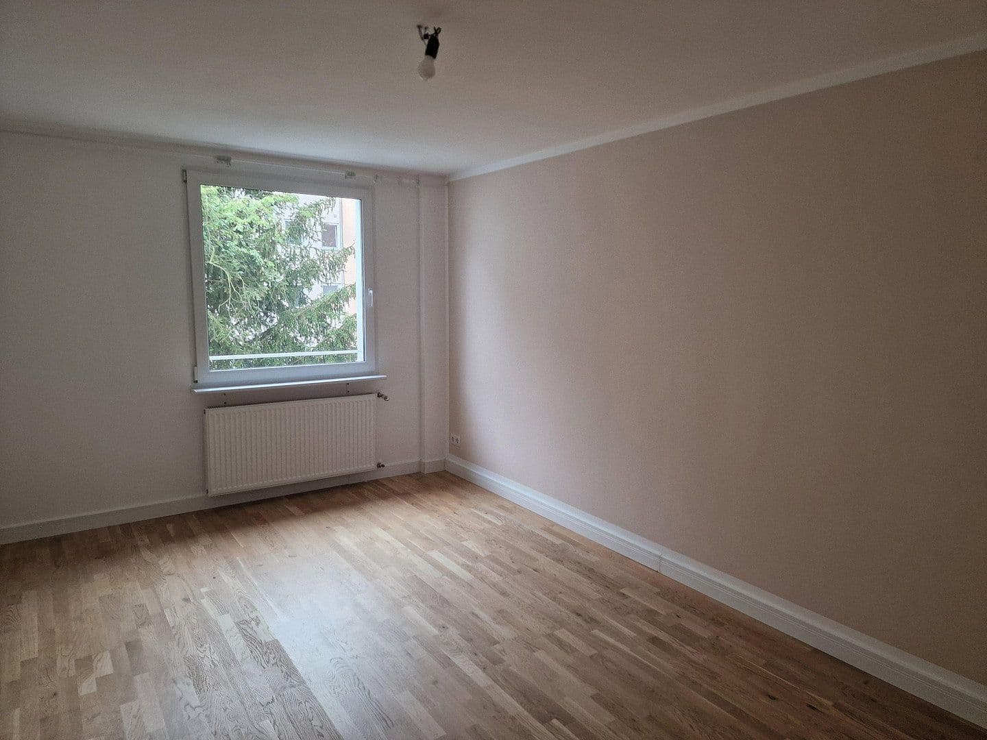 Predaj bytu 3-izbový 80 m², Berlin, Berlín Predaj bytu 3-izbový 80 m², Berlin, Berlín