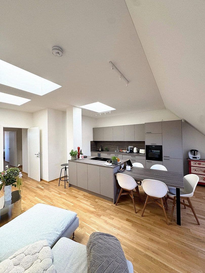 Prenájom bytu 3-izbový 102 m², Leonhardstraße 29, Nürnberg, Bavorsko Prenájom bytu 3-izbový 102 m², Leonhardstraße 29, Nürnberg, Bavorsko