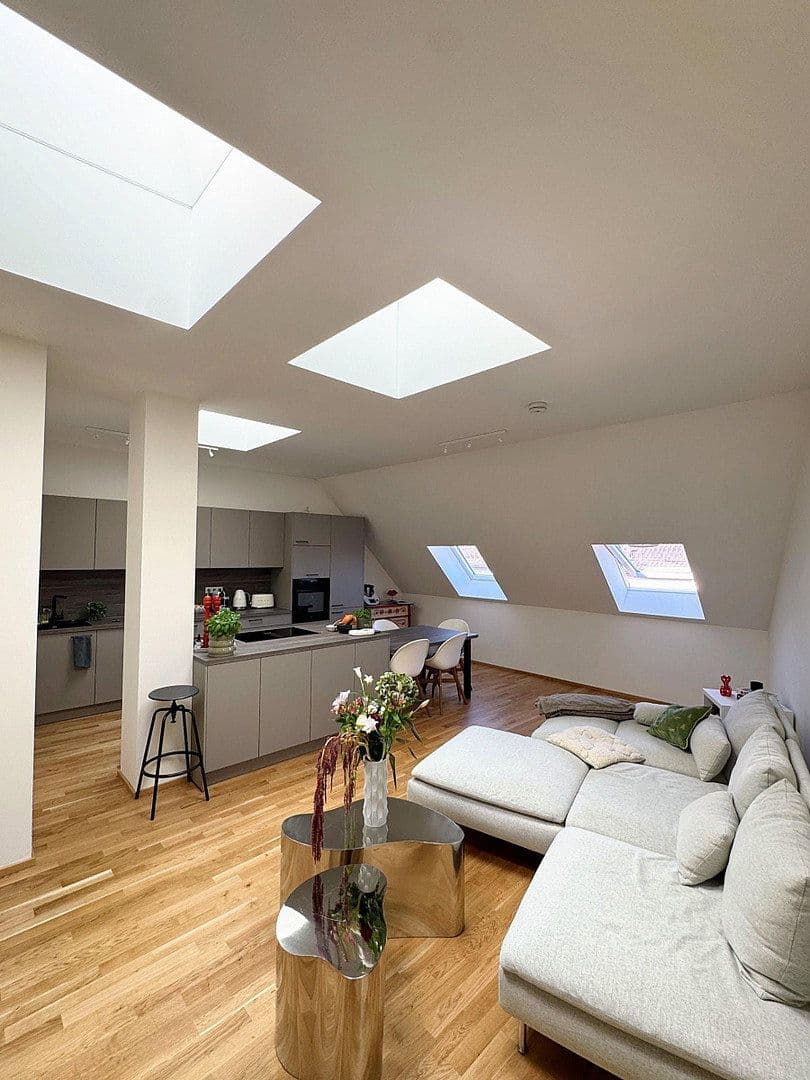 Prenájom bytu 3-izbový 102 m², Leonhardstraße 29, Nürnberg, Bavorsko Prenájom bytu 3-izbový 102 m², Leonhardstraße 29, Nürnberg, Bavorsko