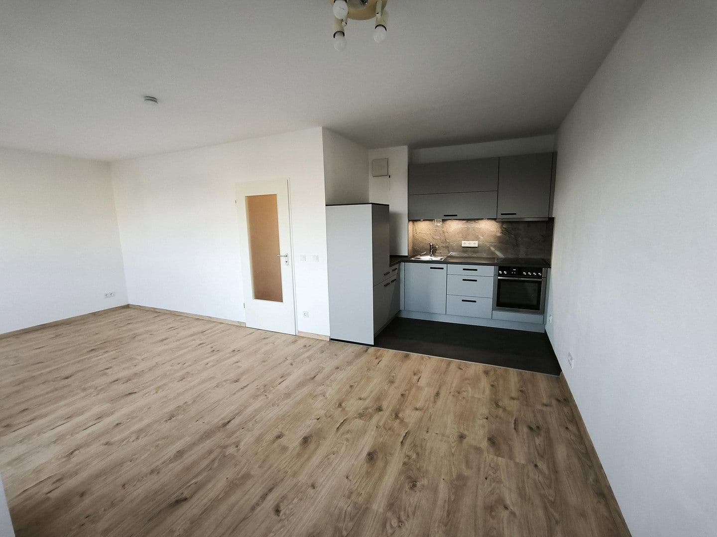 Prenájom bytu 1-izbový 39 m², Neuss, Severné Porýnie - Westfálsko Prenájom bytu 1-izbový 39 m², Neuss, Severné Porýnie - Westfálsko