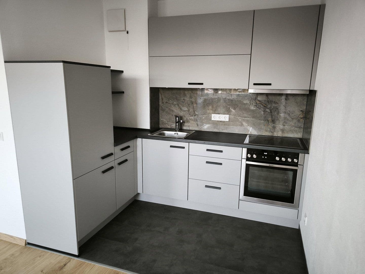 Prenájom bytu 1-izbový 39 m², Neuss, Severné Porýnie - Westfálsko Prenájom bytu 1-izbový 39 m², Neuss, Severné Porýnie - Westfálsko