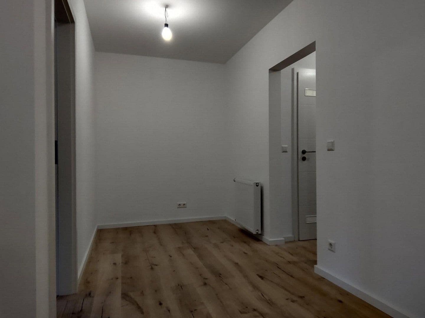 Prenájom bytu 2-izbový 45 m², Ludwigshafen, Porýnie-Falcko Prenájom bytu 2-izbový 45 m², Ludwigshafen, Porýnie-Falcko