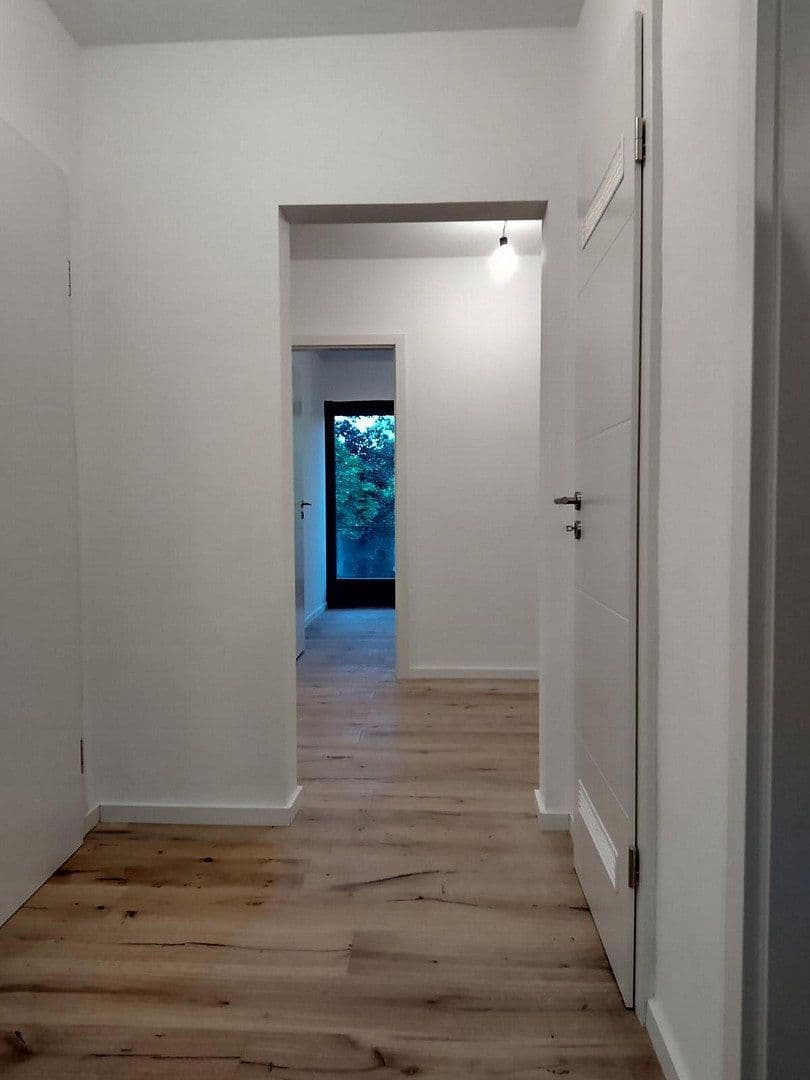 Prenájom bytu 2-izbový 45 m², Ludwigshafen, Porýnie-Falcko Prenájom bytu 2-izbový 45 m², Ludwigshafen, Porýnie-Falcko