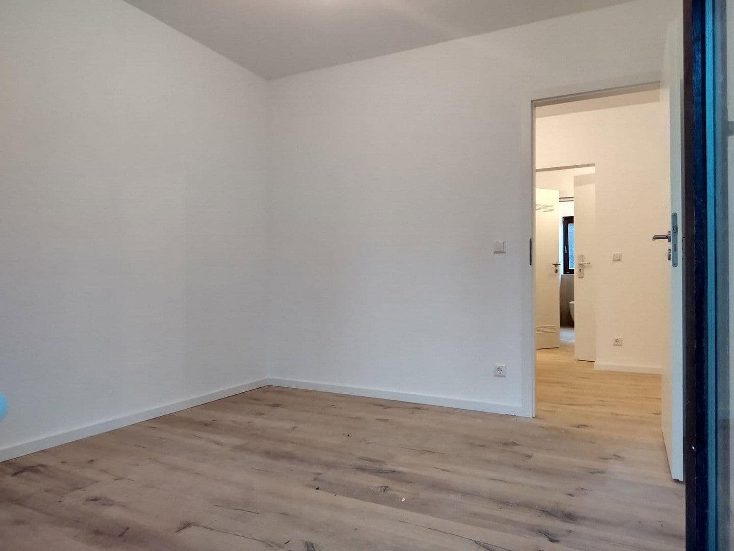 Prenájom bytu 2-izbový 45 m², Ludwigshafen, Porýnie-Falcko Prenájom bytu 2-izbový 45 m², Ludwigshafen, Porýnie-Falcko