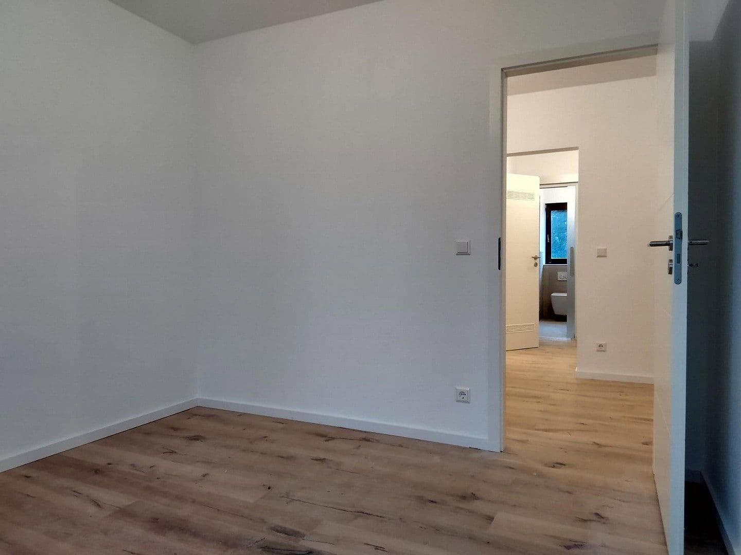 Prenájom bytu 2-izbový 45 m², Ludwigshafen, Porýnie-Falcko Prenájom bytu 2-izbový 45 m², Ludwigshafen, Porýnie-Falcko