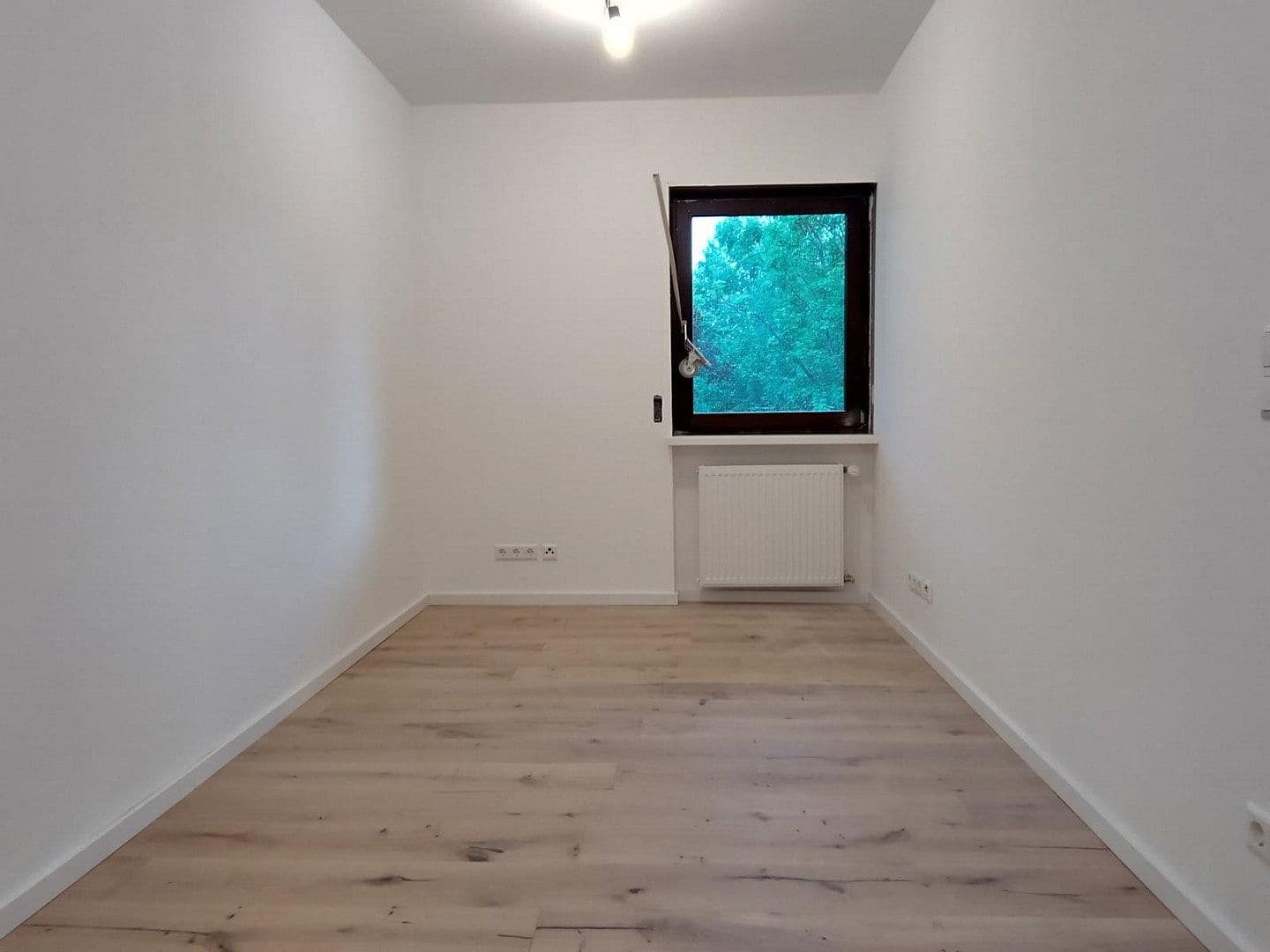 Prenájom bytu 2-izbový 45 m², Ludwigshafen, Porýnie-Falcko Prenájom bytu 2-izbový 45 m², Ludwigshafen, Porýnie-Falcko