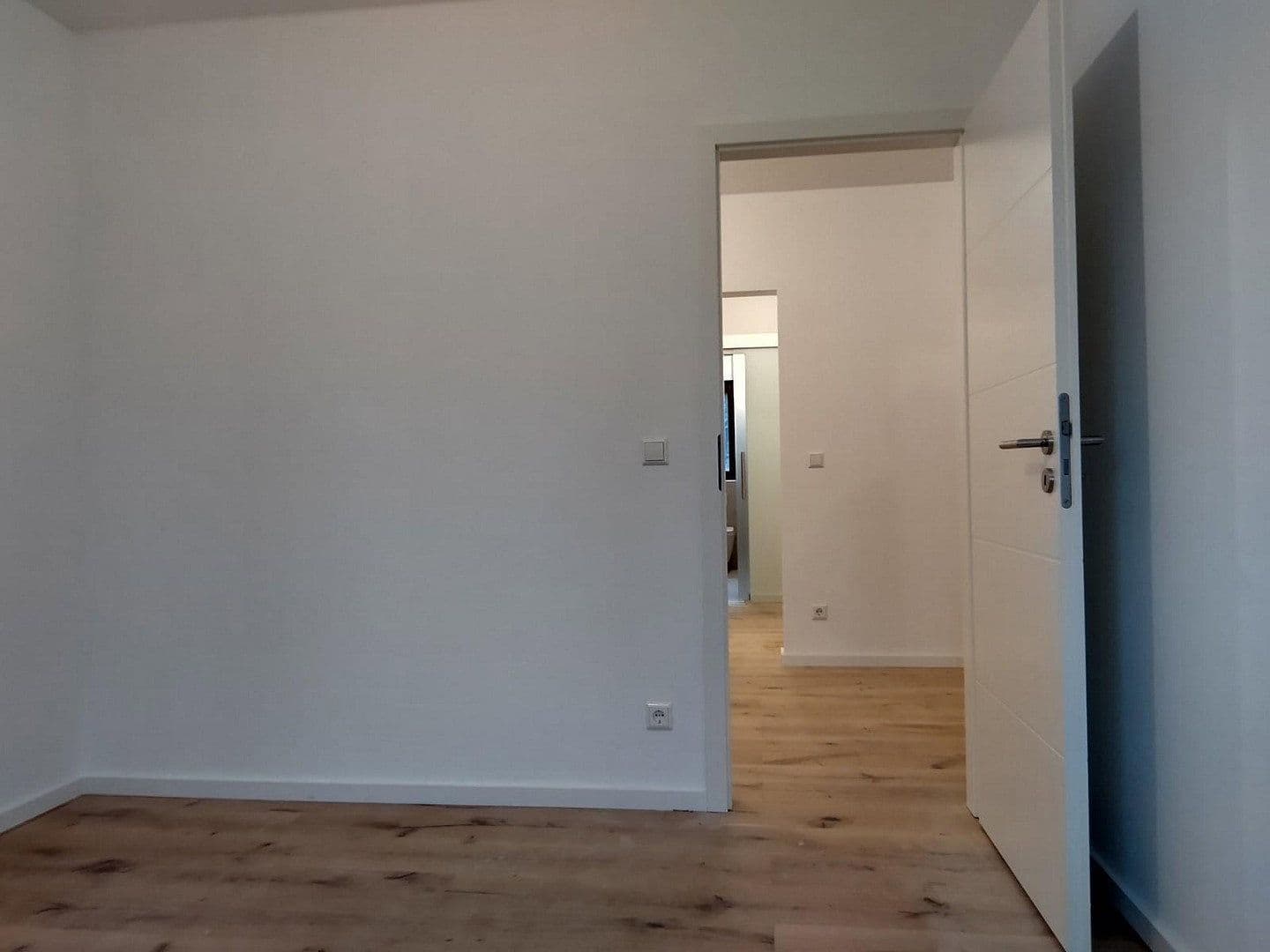 Prenájom bytu 2-izbový 45 m², Ludwigshafen, Porýnie-Falcko Prenájom bytu 2-izbový 45 m², Ludwigshafen, Porýnie-Falcko