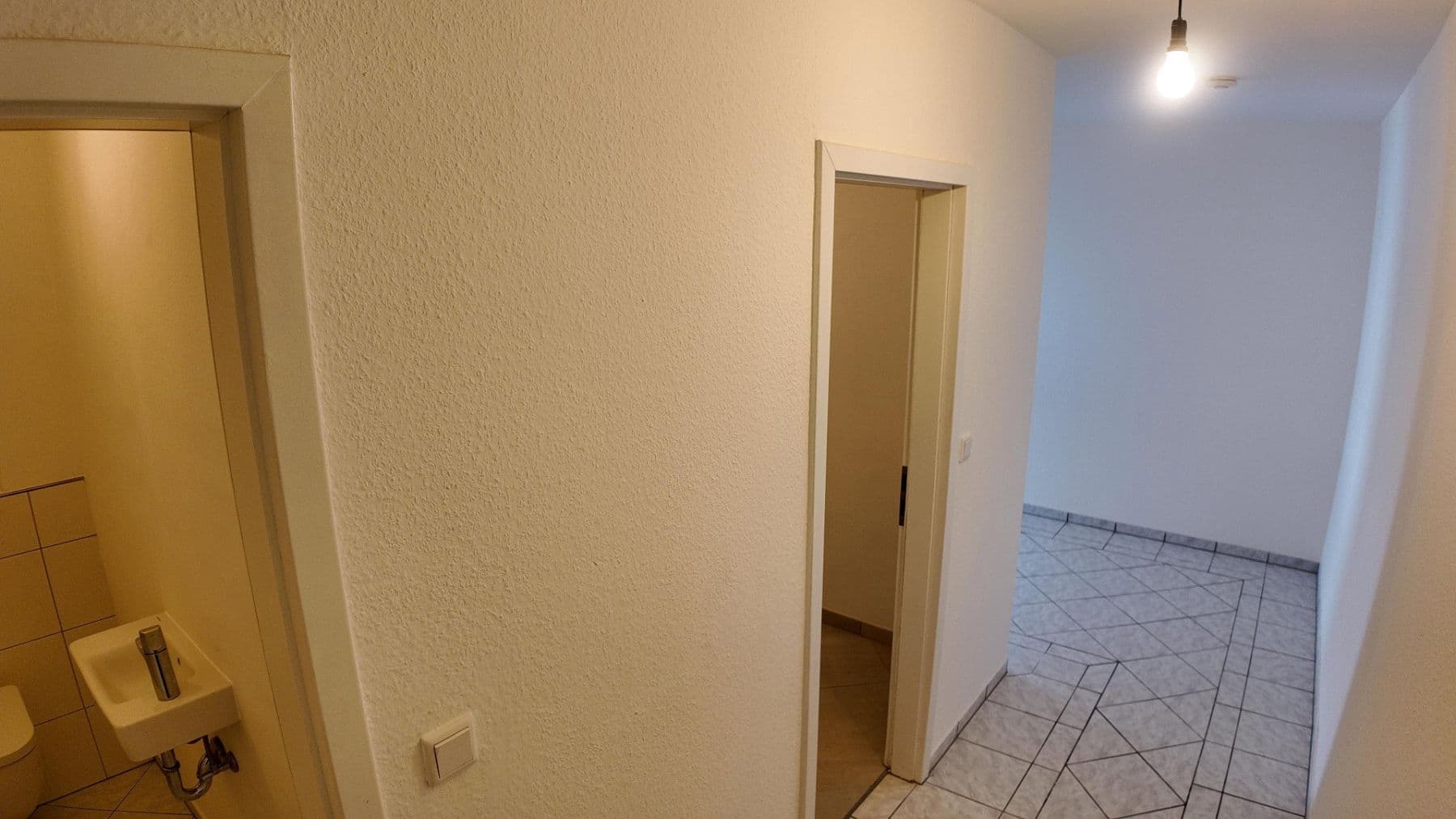 Prenájom bytu 3-izbový 86 m², Haan, Severné Porýnie - Westfálsko Prenájom bytu 3-izbový 86 m², Haan, Severné Porýnie - Westfálsko