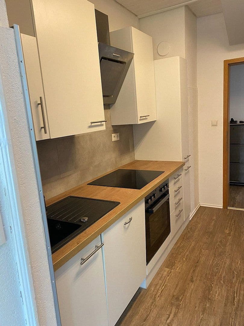 Predaj domu 140 m², pozemok 364 m², Kirchheim unter Teck, Bádensko-Wurttembersko Predaj domu 140 m², pozemok 364 m², Kirchheim unter Teck, Bádensko-Wurttembersko