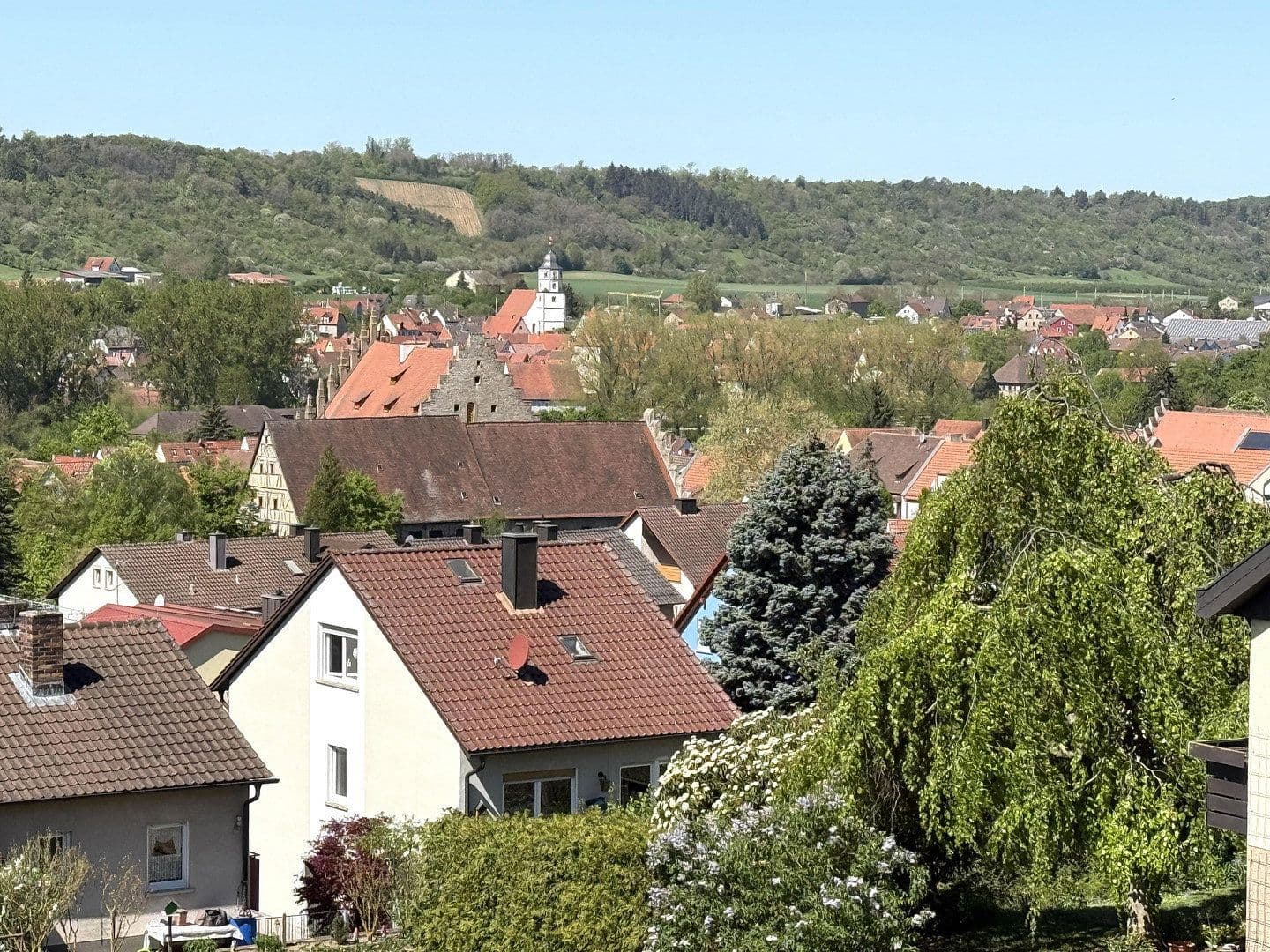 Predaj domu 220 m², pozemok 624 m², Ölspielstr. 35, Sommerhausen, Bavorsko Predaj domu 220 m², pozemok 624 m², Ölspielstr. 35, Sommerhausen, Bavorsko