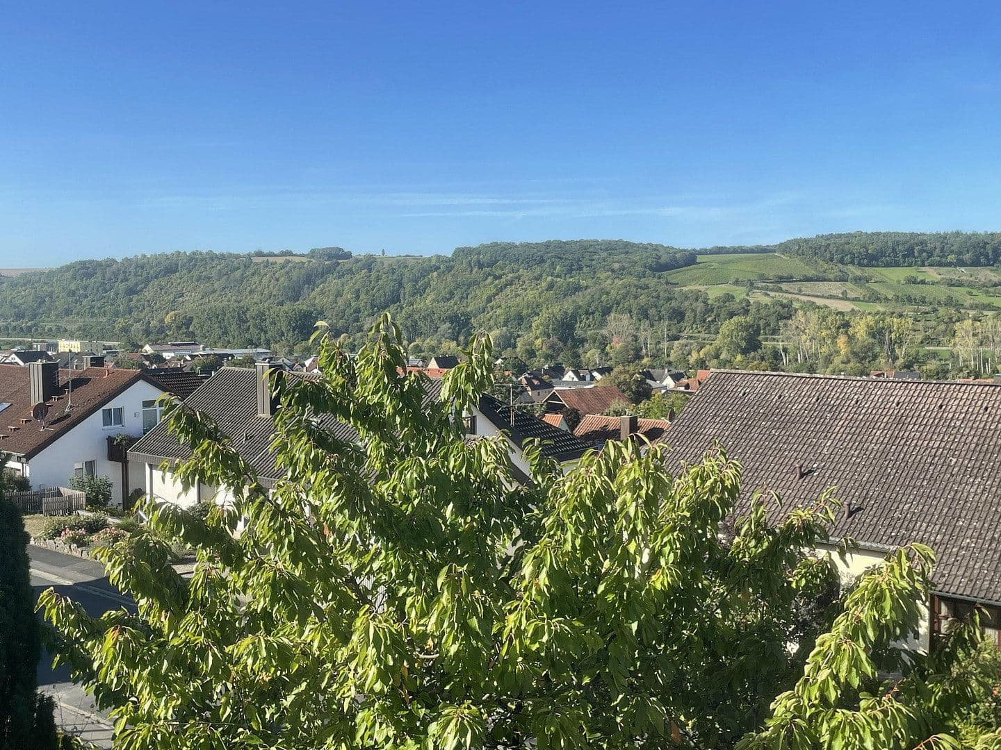 Predaj domu 220 m², pozemok 624 m², Ölspielstr. 35, Sommerhausen, Bavorsko Predaj domu 220 m², pozemok 624 m², Ölspielstr. 35, Sommerhausen, Bavorsko
