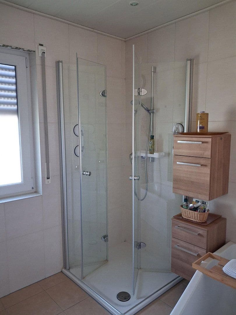 Predaj domu 125 m², pozemok 295 m², Kirn, Porýnie-Falcko Predaj domu 125 m², pozemok 295 m², Kirn, Porýnie-Falcko