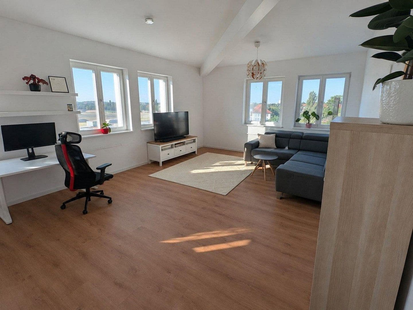 Prenájom bytu 3-izbový 90 m², Segefliegerdamm 10, Berlin, Berlín Prenájom bytu 3-izbový 90 m², Segefliegerdamm 10, Berlin, Berlín