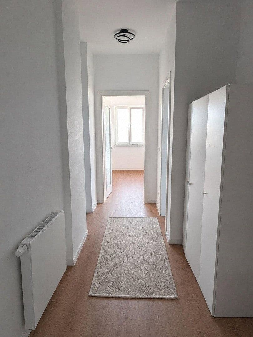 Prenájom bytu 3-izbový 90 m², Segefliegerdamm 10, Berlin, Berlín Prenájom bytu 3-izbový 90 m², Segefliegerdamm 10, Berlin, Berlín