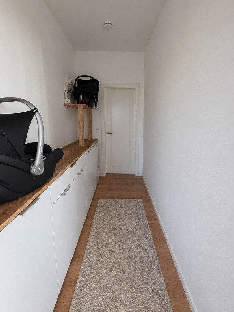 Prenájom bytu 3-izbový 90 m², Segefliegerdamm 10, Berlin, Berlín Prenájom bytu 3-izbový 90 m², Segefliegerdamm 10, Berlin, Berlín
