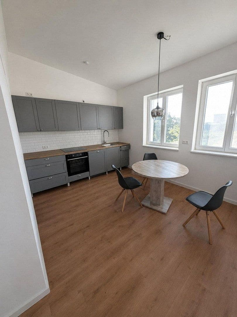 Prenájom bytu 3-izbový 90 m², Segefliegerdamm 10, Berlin, Berlín Prenájom bytu 3-izbový 90 m², Segefliegerdamm 10, Berlin, Berlín