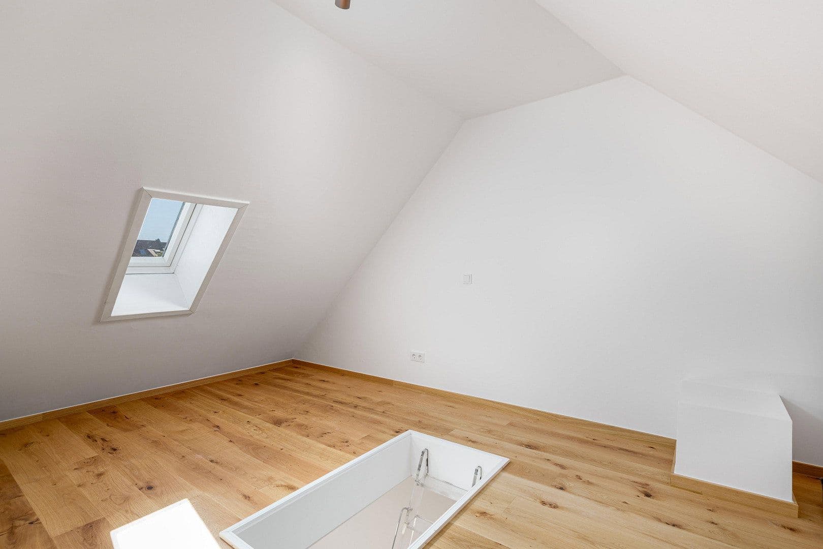 Predaj bytu 2-izbový 47 m², Oettingenstraße 20, München-Lehel, Bavorsko Predaj bytu 2-izbový 47 m², Oettingenstraße 20, München-Lehel, Bavorsko