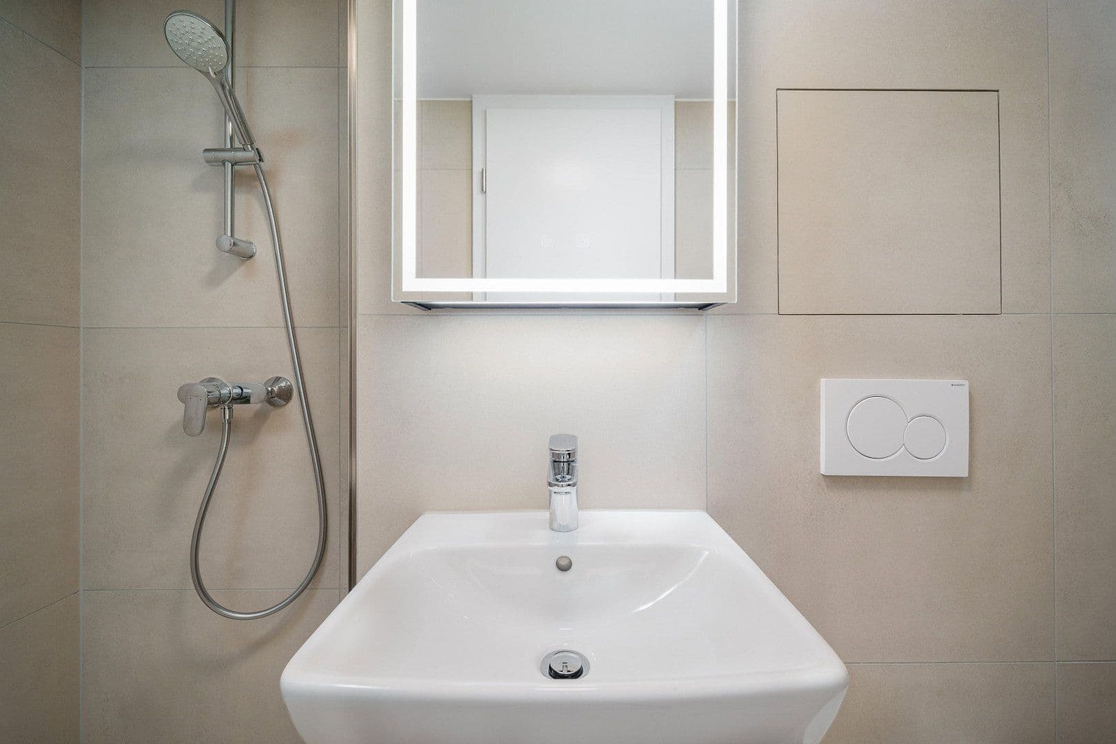 Predaj bytu 2-izbový 47 m², Oettingenstraße 20, München-Lehel, Bavorsko Predaj bytu 2-izbový 47 m², Oettingenstraße 20, München-Lehel, Bavorsko