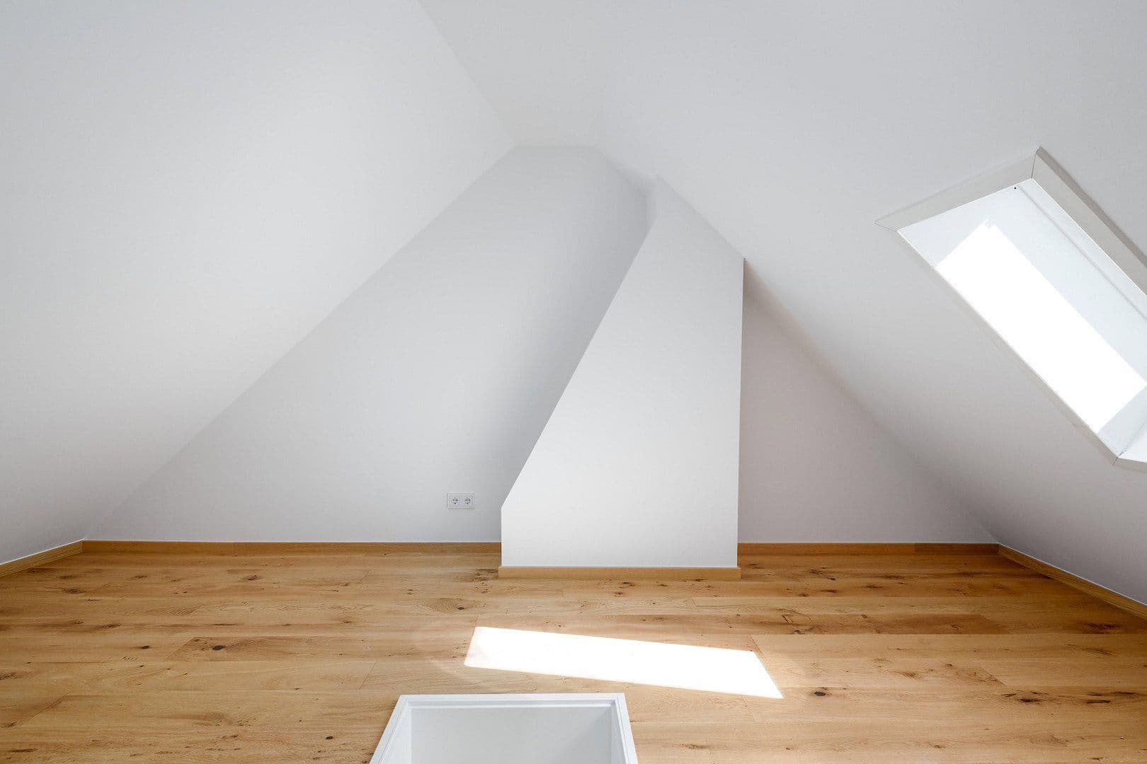 Predaj bytu 2-izbový 47 m², Oettingenstraße 20, München-Lehel, Bavorsko Predaj bytu 2-izbový 47 m², Oettingenstraße 20, München-Lehel, Bavorsko