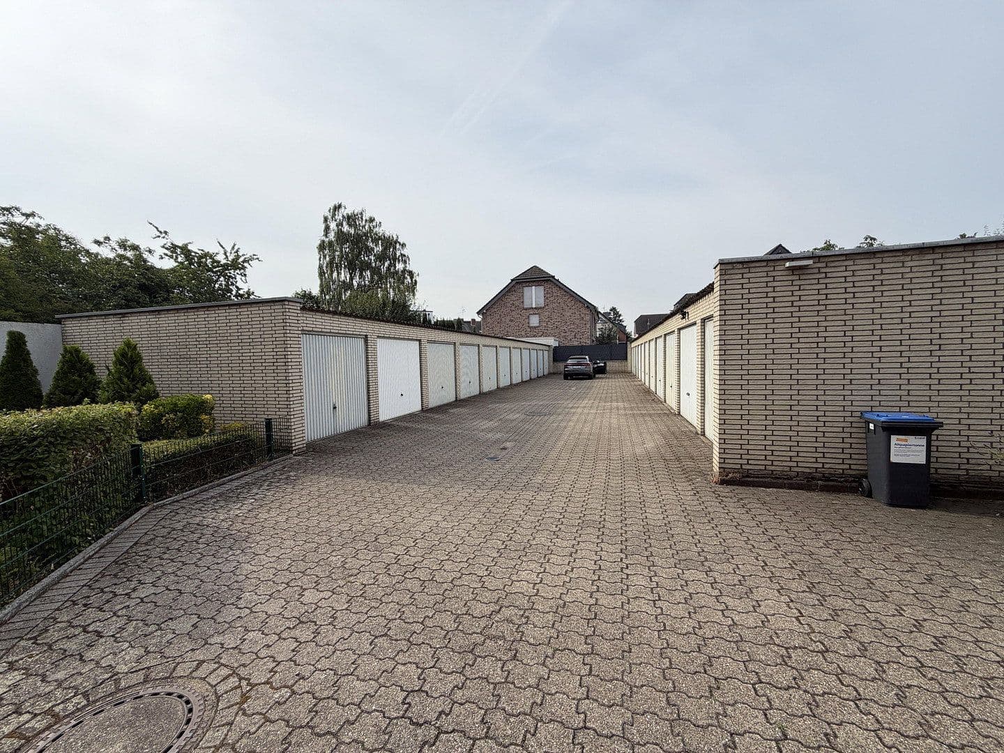 Predaj garáže, Homberger Straße 422, Moers, Severné Porýnie - Westfálsko Predaj garáže, Homberger Straße 422, Moers, Severné Porýnie - Westfálsko