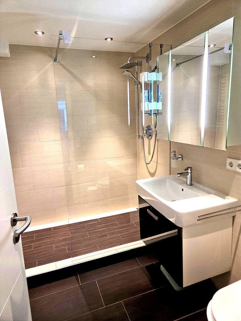 Predaj domu 161 m², pozemok 276 m², Besigheim, Bádensko-Wurttembersko Predaj domu 161 m², pozemok 276 m², Besigheim, Bádensko-Wurttembersko