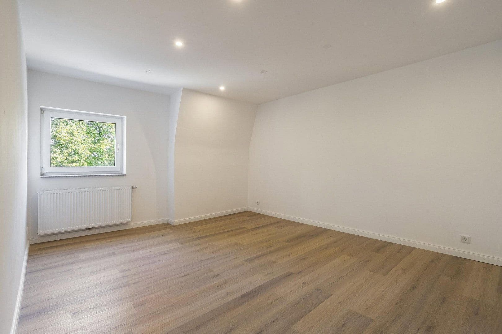 Predaj domu 230 m², pozemok 302 m², Nimweger Straße 45, Kleve, Severné Porýnie - Westfálsko Predaj domu 230 m², pozemok 302 m², Nimweger Straße 45, Kleve, Severné Porýnie - Westfálsko