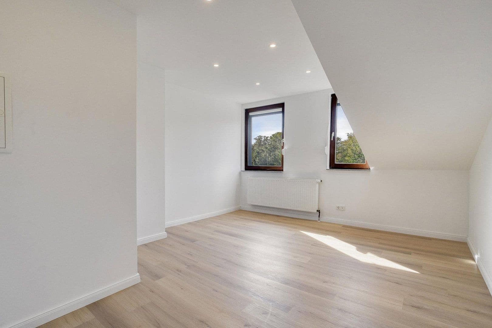 Predaj domu 230 m², pozemok 302 m², Nimweger Straße 45, Kleve, Severné Porýnie - Westfálsko Predaj domu 230 m², pozemok 302 m², Nimweger Straße 45, Kleve, Severné Porýnie - Westfálsko